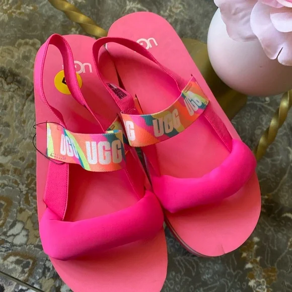 Uggs sandals - Picture 1 of 6